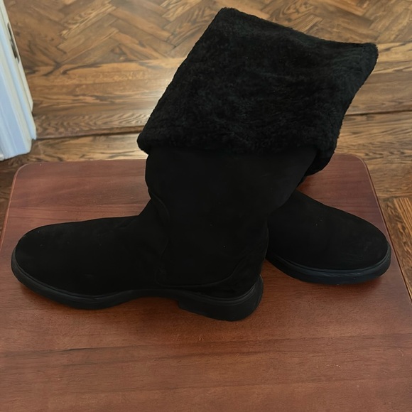 Stuart Weitzman Luiza Chill Fold Over Shearling Boot - Picture 1 of 5